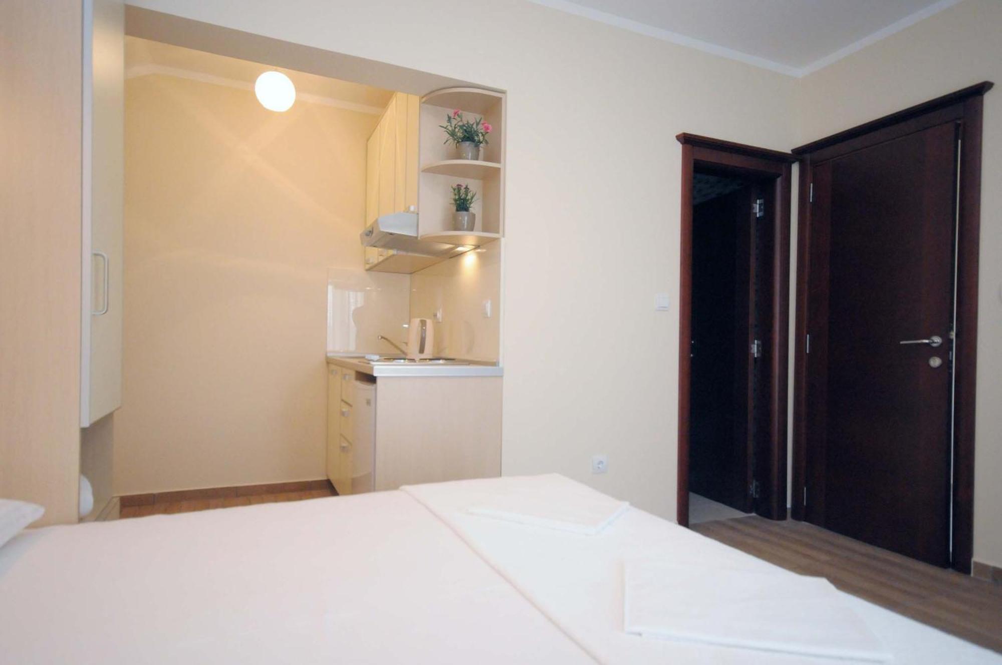 Apartments Royal Будва Стая снимка